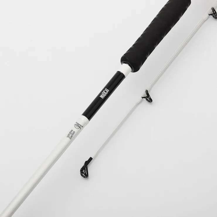 MADCAT Cannes-Canne Spinning White Deluxe 3.20m 150-350gr